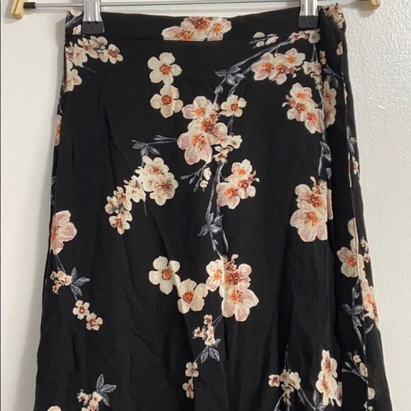 American Eagle Floral Print Maxi Wrap Skirt - Picture 8 of 8